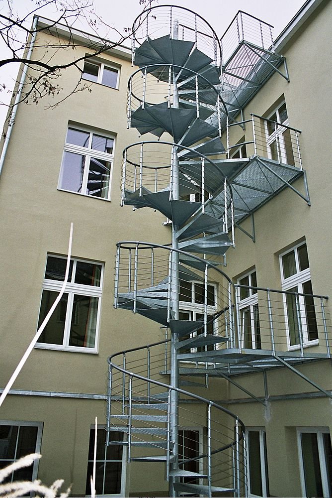 Cầu thang thoát hiểm